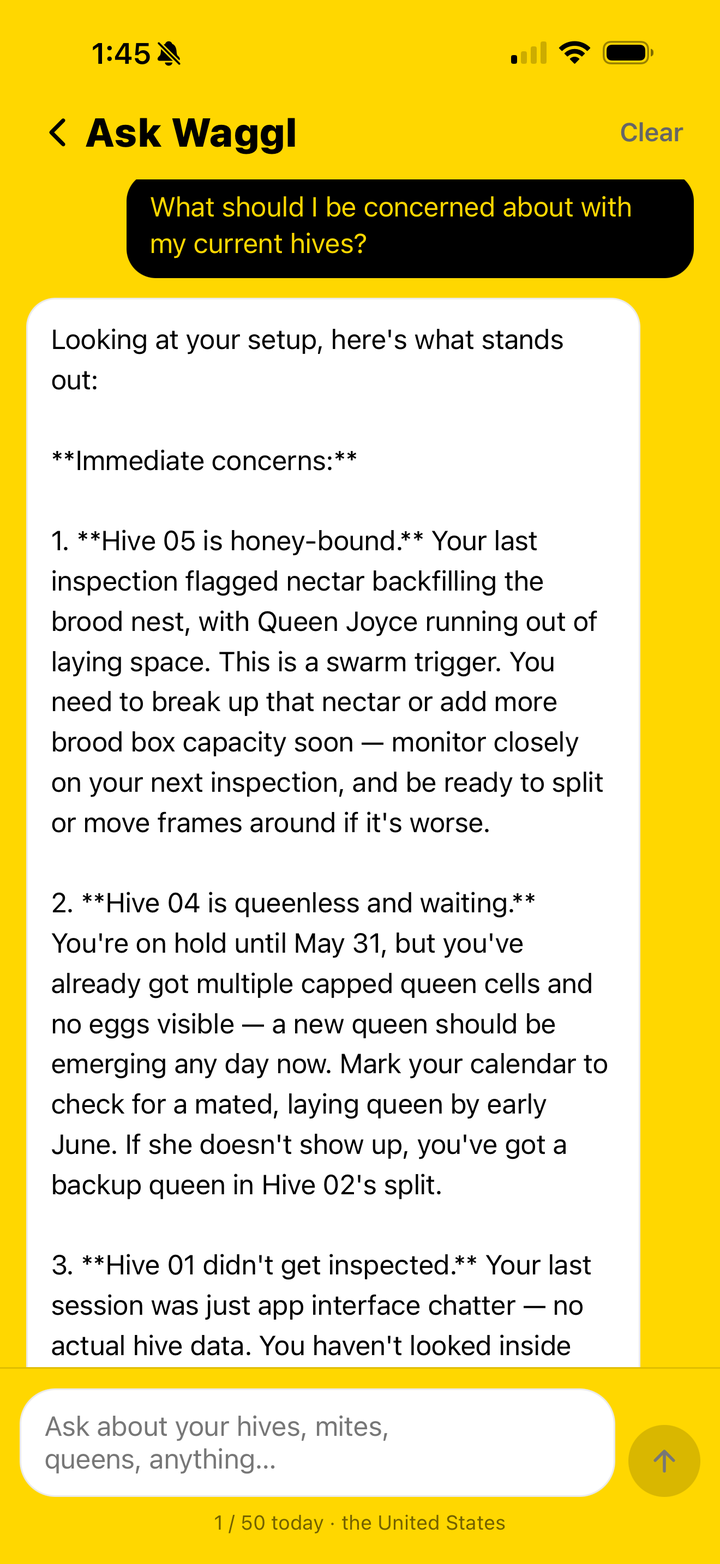 Ask Waggl chat — sample thread about Hive 12 mite load and treatment timing.